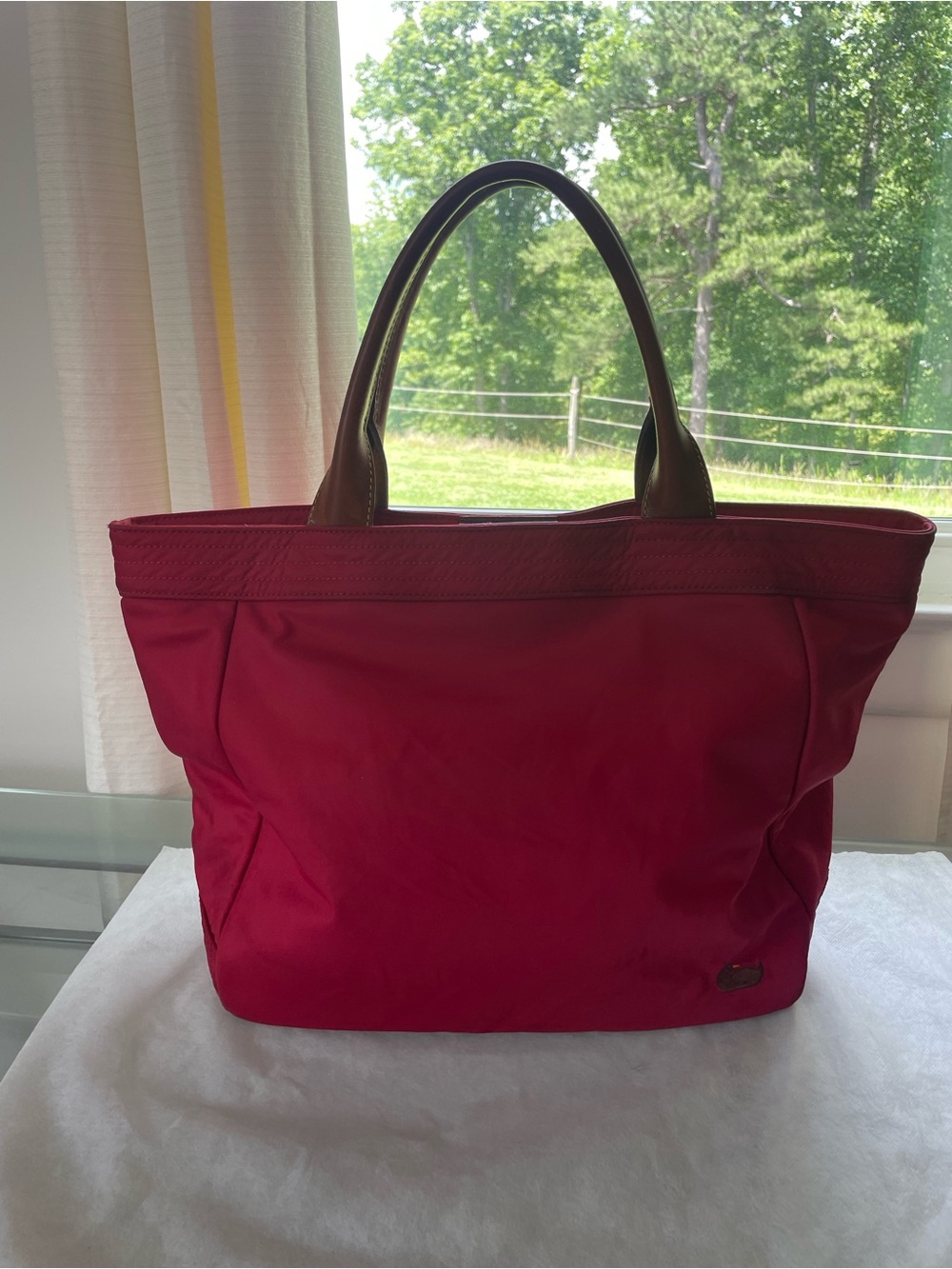 Dooney & Bourke EUC Victoria Nylon Tote Leather Handles Bag